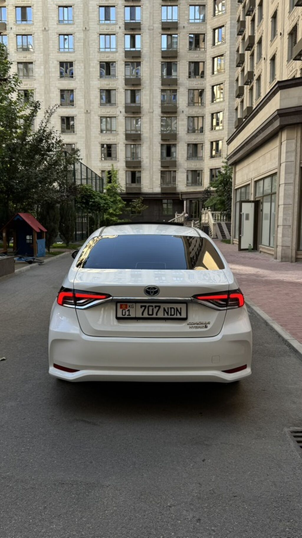 Toyota Corolla: 2022 г., 1.8 л, Вариатор, Гибрид, Седан: фото 5
