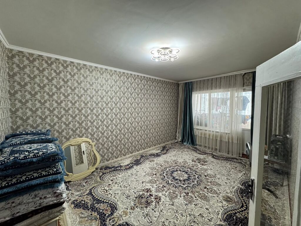3 комнаты, 60 м², Ошский мкр., 105 серия, 1 этаж, Косметический ремонт: фото 1