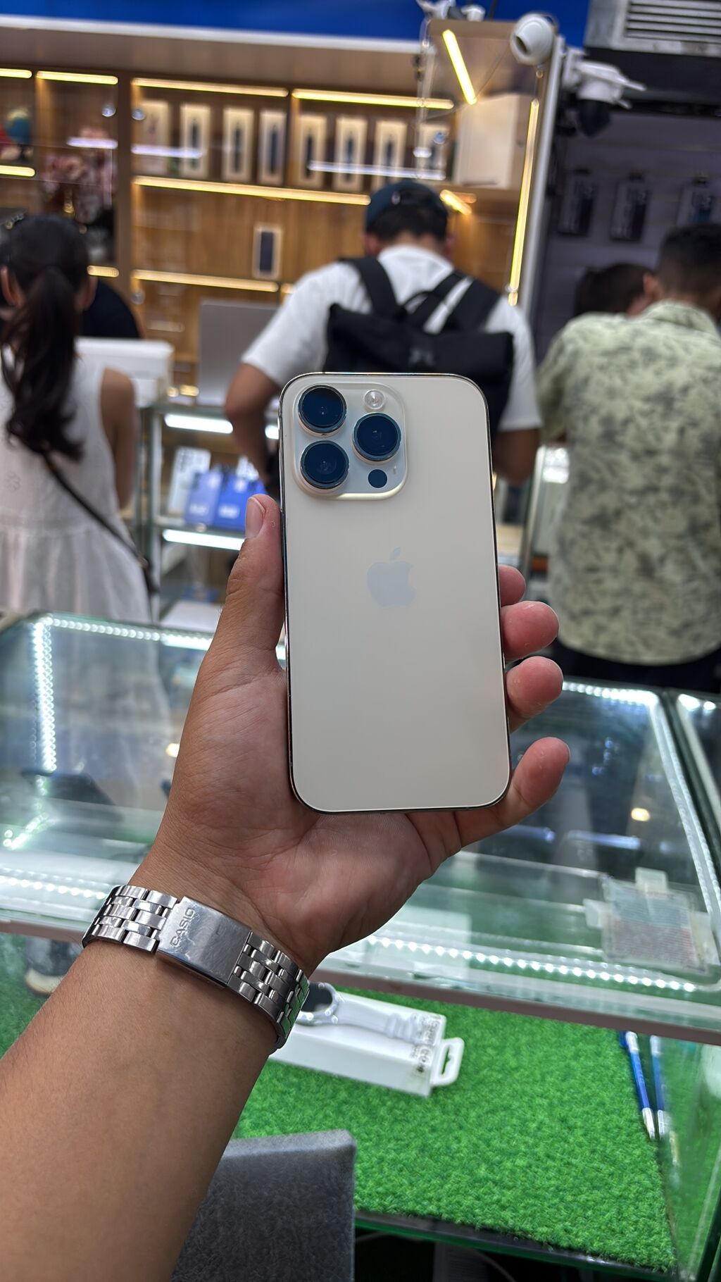 IPhone 14 Pro, Б/у, Natural Titanium, Кабель
