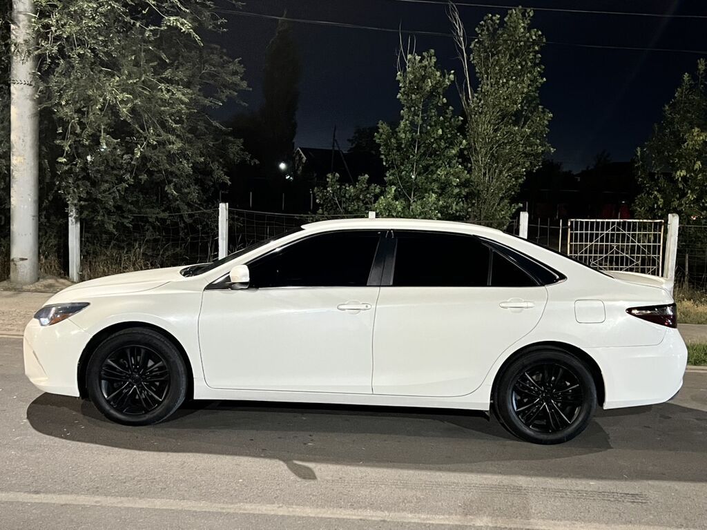 Toyota Camry: 2016 г., 2.5 л, Автомат, Бензин, Седан: фото 2