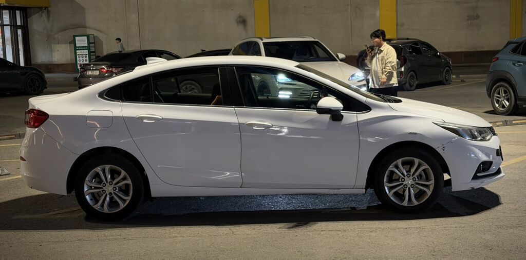 Chevrolet Cruze: 2018 г., 1.4 л, Автомат, Бензин, Седан: фото 6