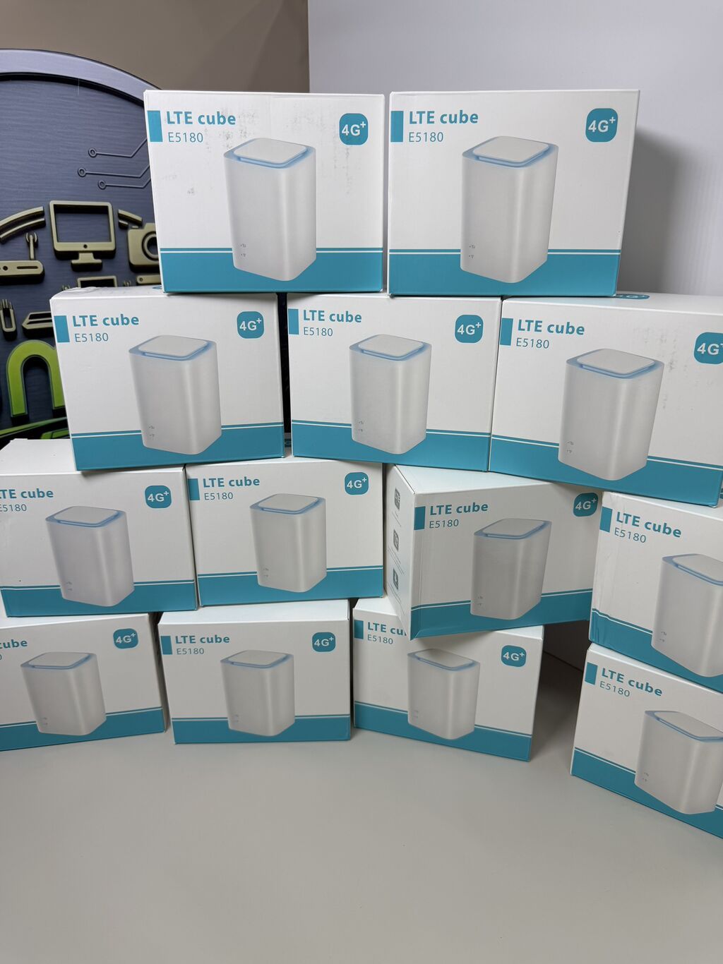 Huawei LTE Cube E5180 (4G+) роутер: фото 7