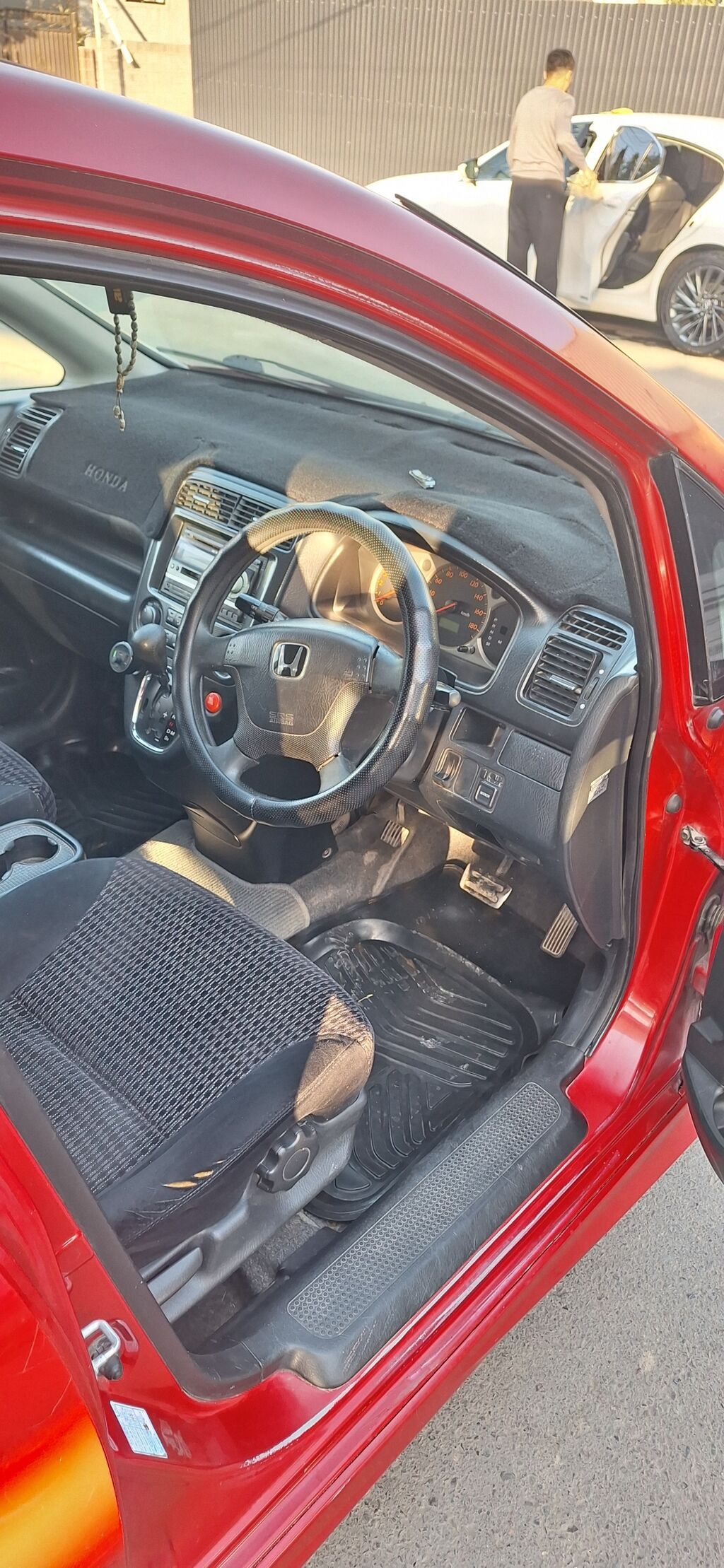 Honda Stream: 2002 г., 2 л, Автомат, Бензин, Минивэн: фото 5