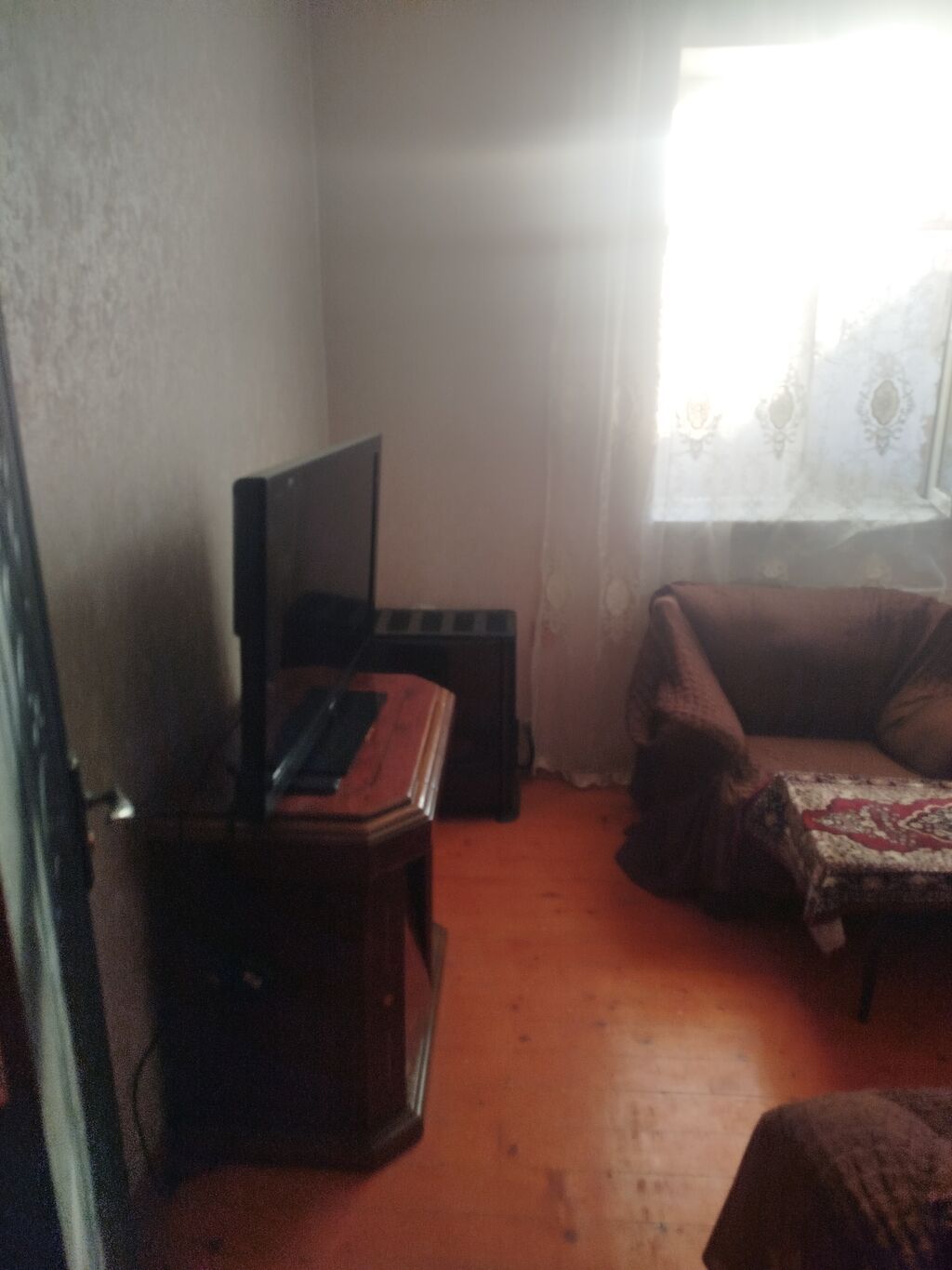 4 otaqlı, 104 kv. m, Kredit yoxdur, Orta təmir