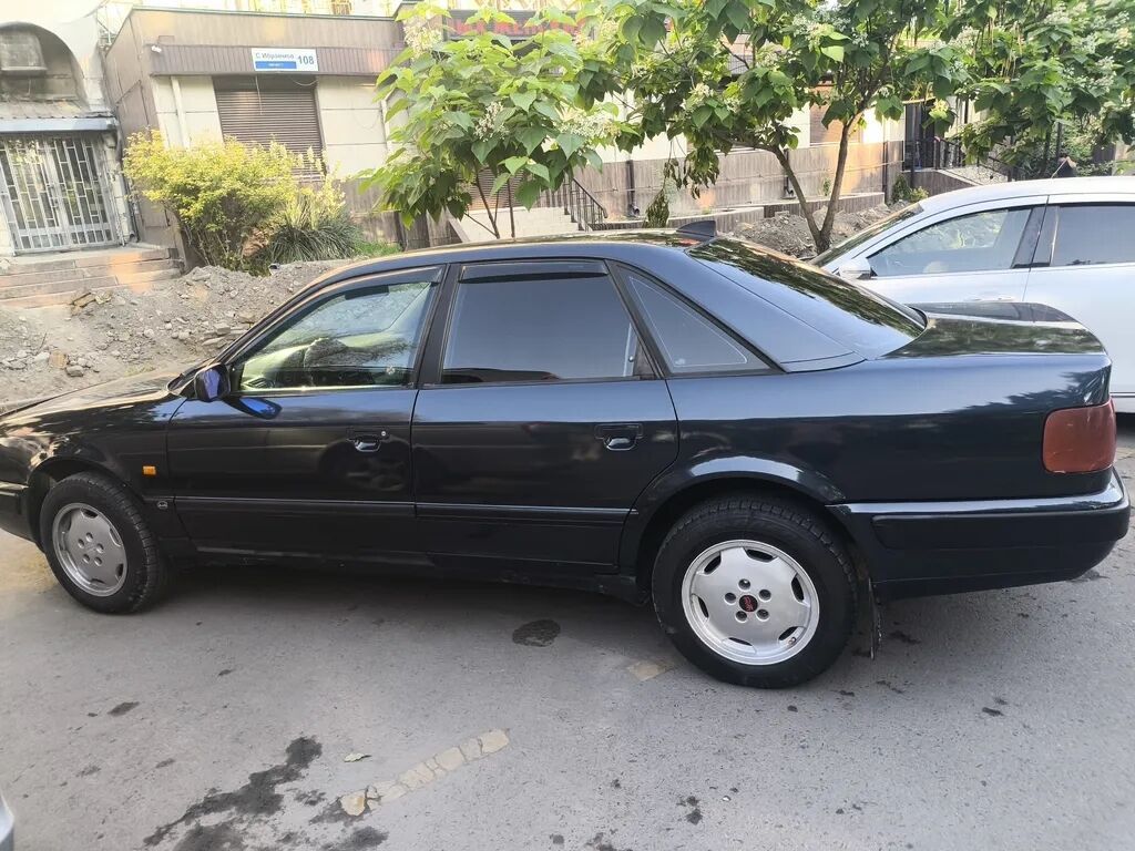Audi 100: 1992 г., 2.3 л, Механика, Бензин, Седан: фото 5