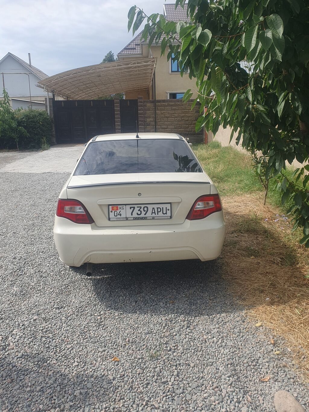 Daewoo Nexia: 2012 г., Седан: фото 2