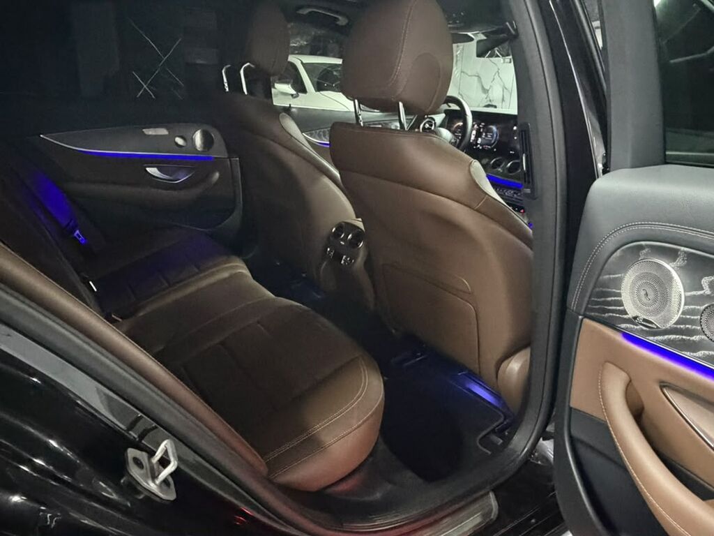 Mercedes-Benz E-Class: 2023 г., 2 л, Автомат, Бензин, Седан: фото 3
