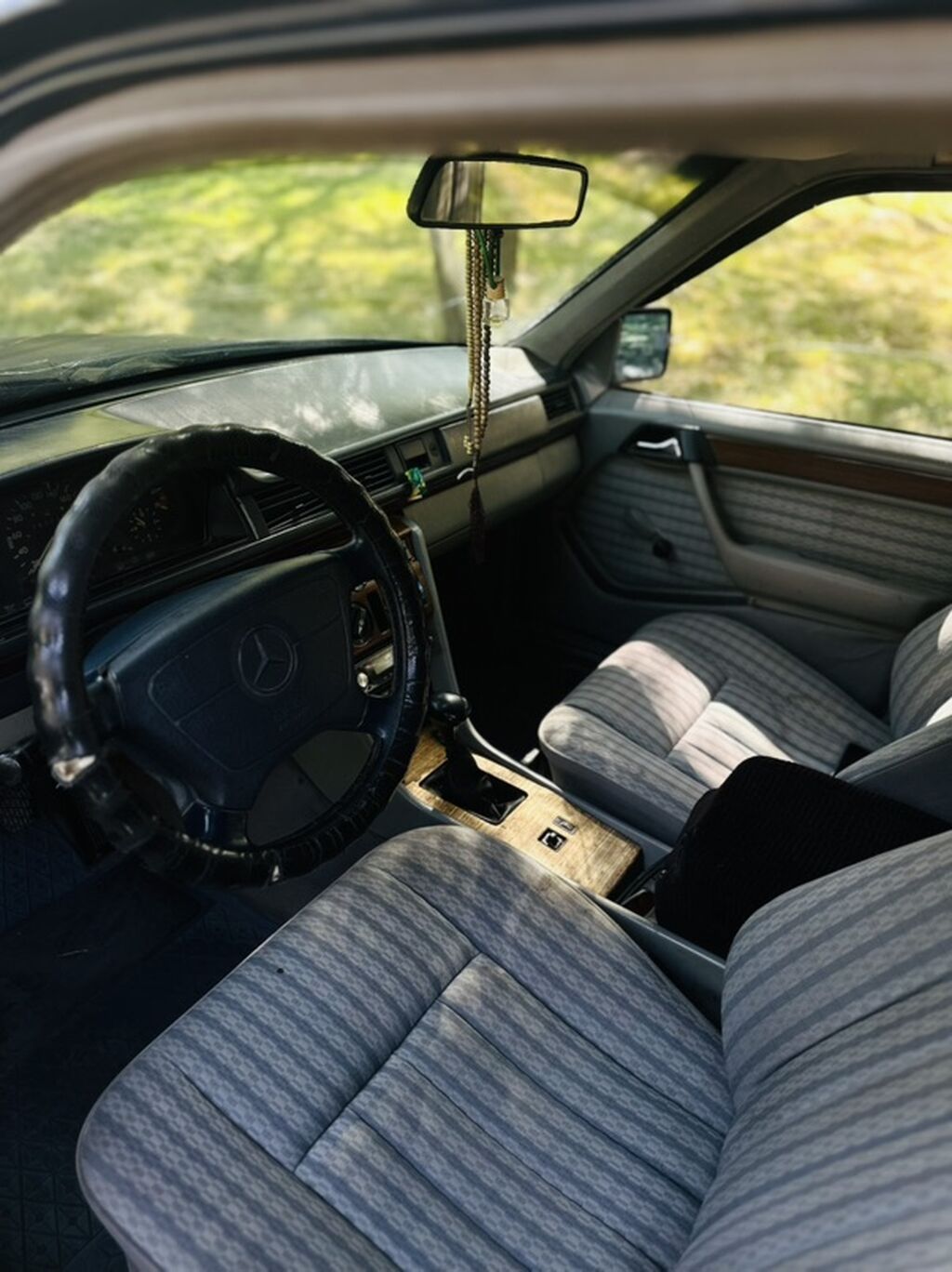 Mercedes-Benz W124: 1990 г., 2 л, Механика, Бензин, Седан: фото 6