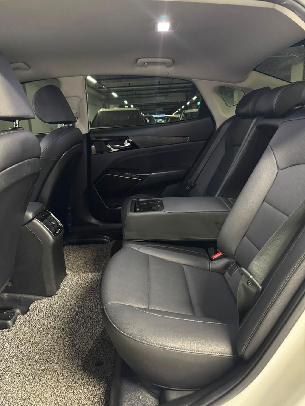 Kia K7: 2020 г., 3 л, Автомат, Газ, Кроссовер: фото 8