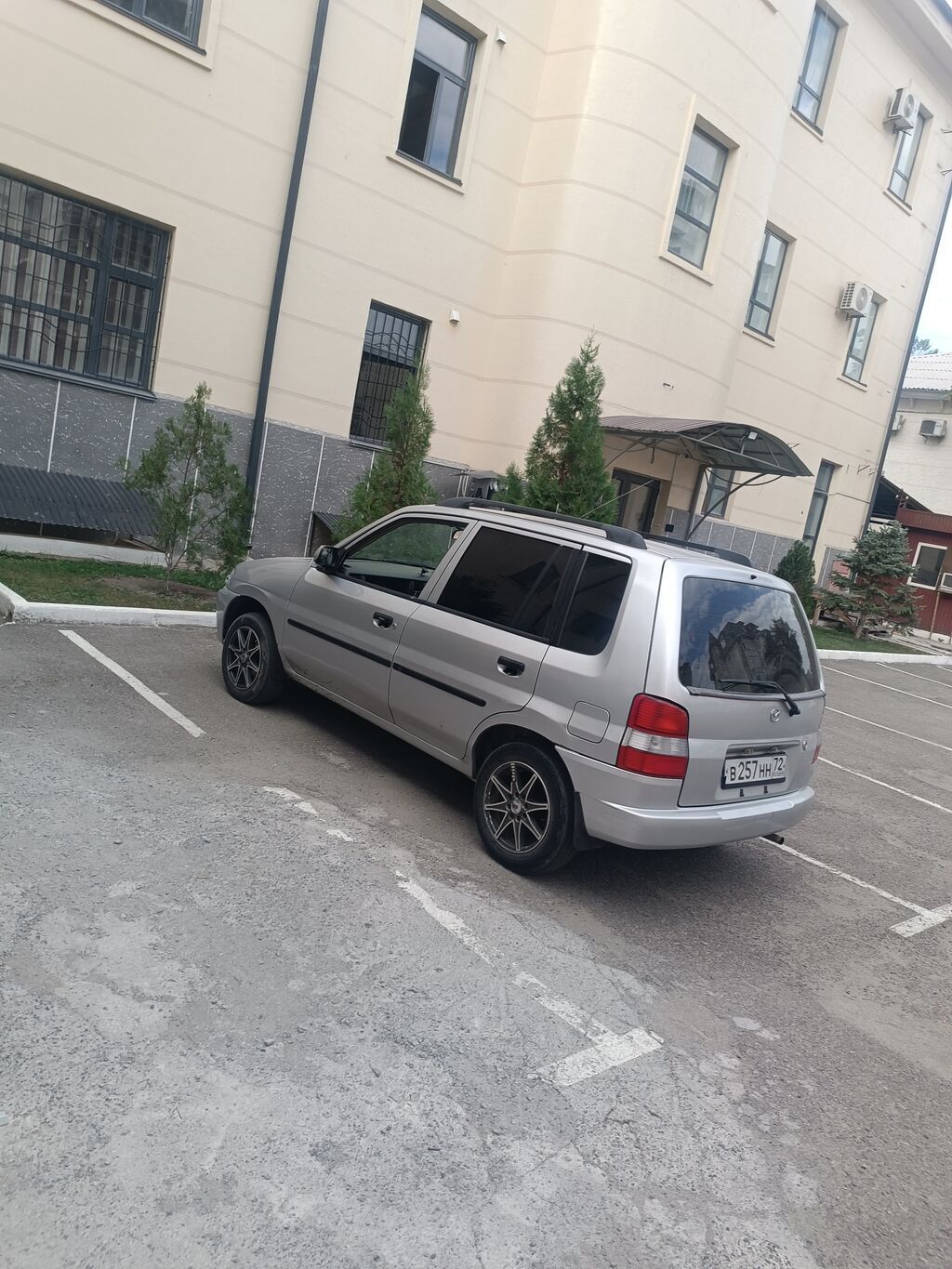 Mazda Demio 1999 г., 1.3 л, автомат: фото 4