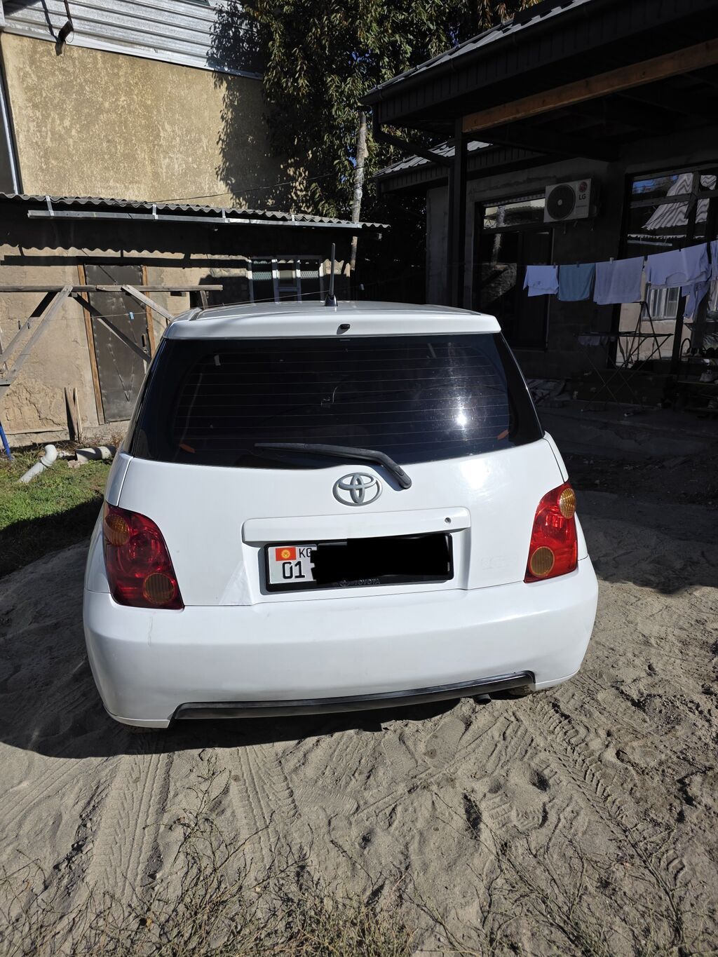 Toyota Ist: 2002 г., 1.3 л, Автомат, Бензин, Хэтчбэк: фото 2