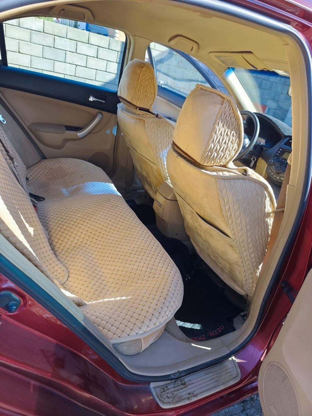 Honda Accord: 2004 г., 2 л, Механика, Бензин, Седан: фото 4