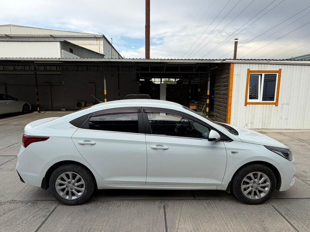 Hyundai Accent: 2018 г., 1.6 л, Автомат, Бензин, Седан: фото 6