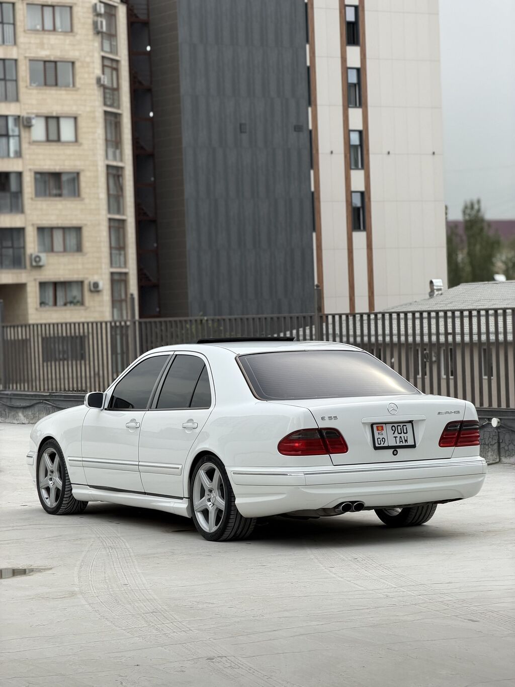 Mercedes-Benz E-класс AMG: 2001 г., 5.5 л, Автомат, Седан: фото 2