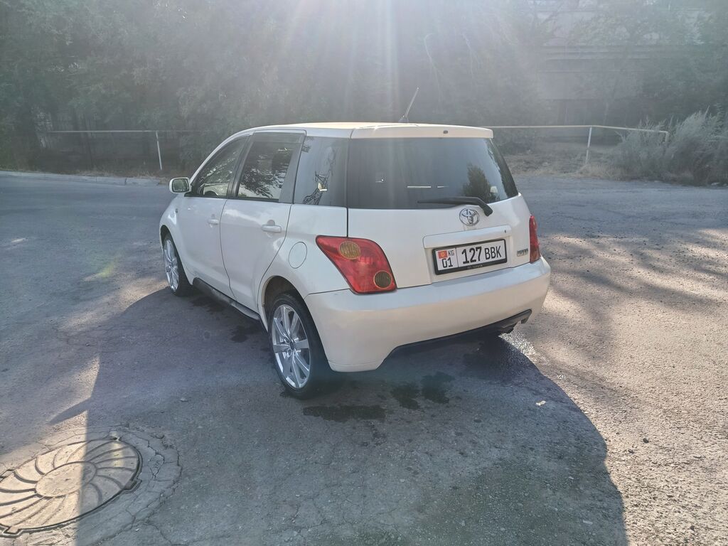 Toyota Ist: 2003 г., 1.3 л, Автомат, Бензин, Хэтчбэк: фото 4