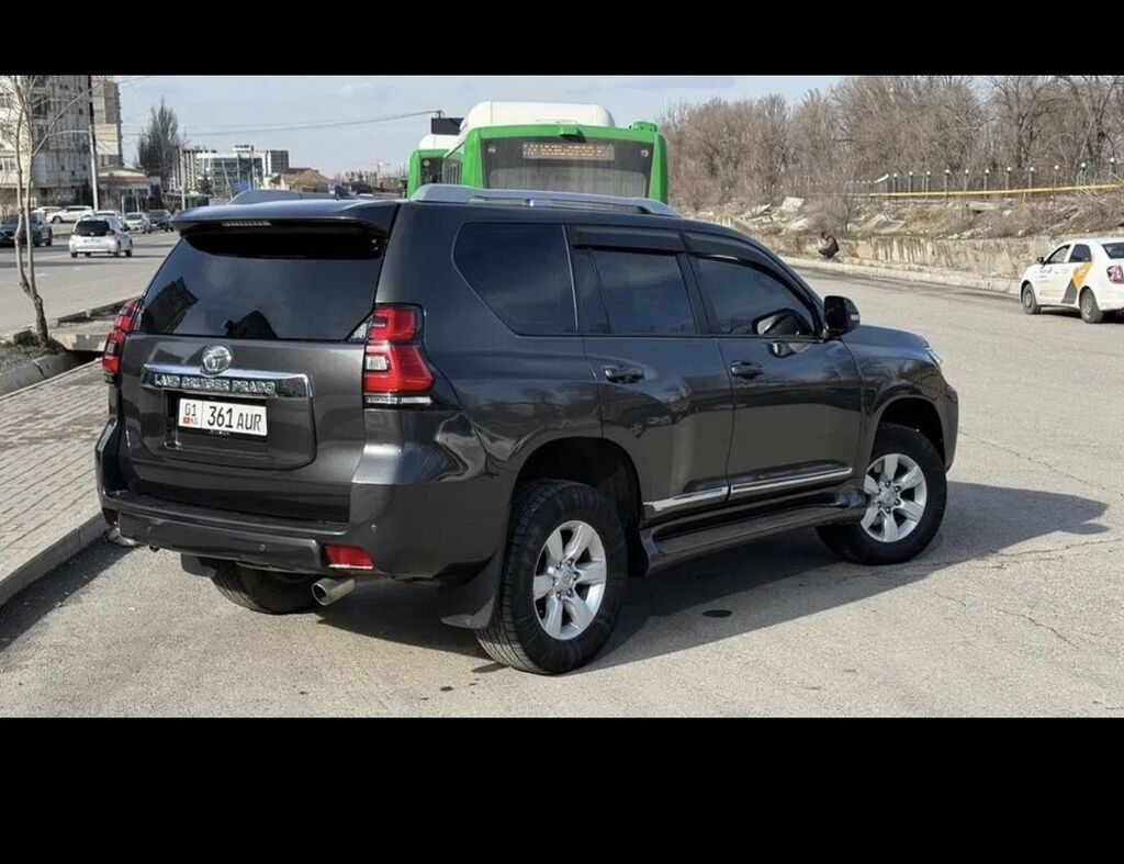 Toyota Land Cruiser Prado: 2014 г., 2.7 л, Автомат, Бензин, Внедорожник: фото 3