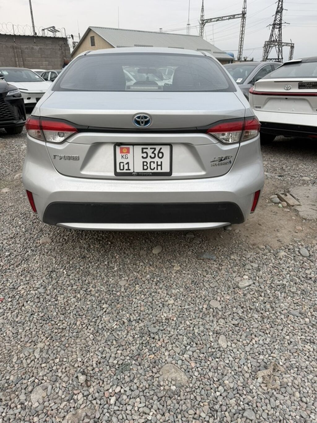 Toyota Corolla: 2020 г., 1.8 л, Вариатор, Гибрид, Седан: фото 3