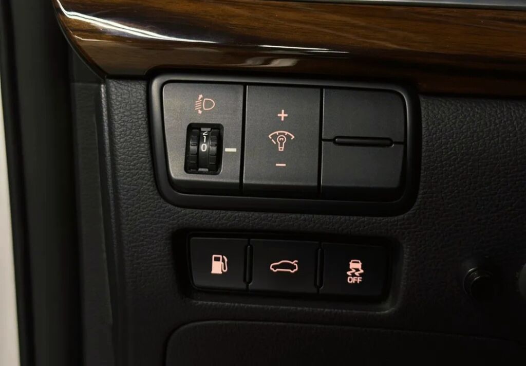 Продаю Kia K7 2016 г., 3.0 л, автомат, газ: фото 7