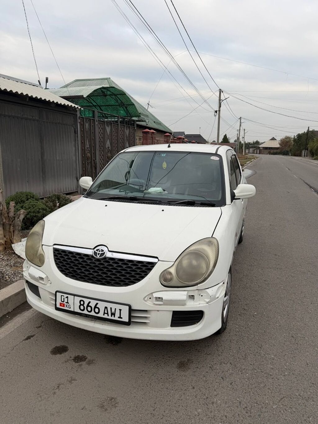 Toyota Raum: 2003 г., Бензин, Хэтчбэк: фото 2