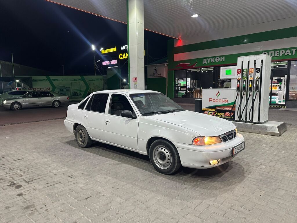 Daewoo Nexia: 1997 г., 1.5 л, Механика, Бензин, Седан: фото 3