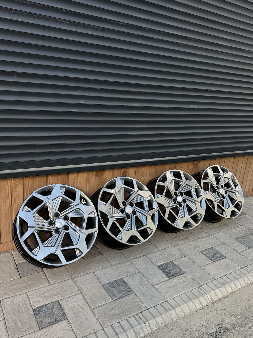 Литые Диски R 20 Hyundai, Комплект, отверстий - 5, Б/у: фото 3