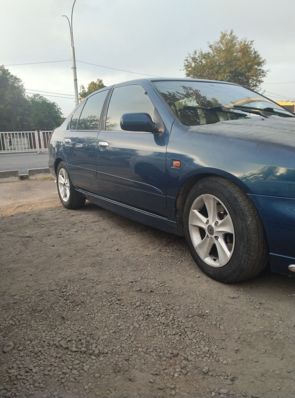 Nissan Primera: 1999 г., 2 л, Автомат, Седан: фото 2