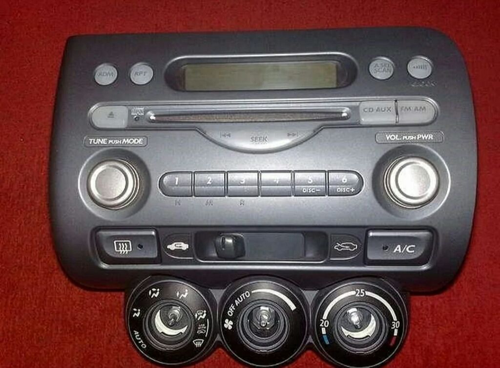 магнитола honda fit. Honda fit штатная магнитола 2011. Honda fit 2012 магнитола. Honda fit 2005 магнитола bluetooth. штатная магнитола хонда фит 2002.