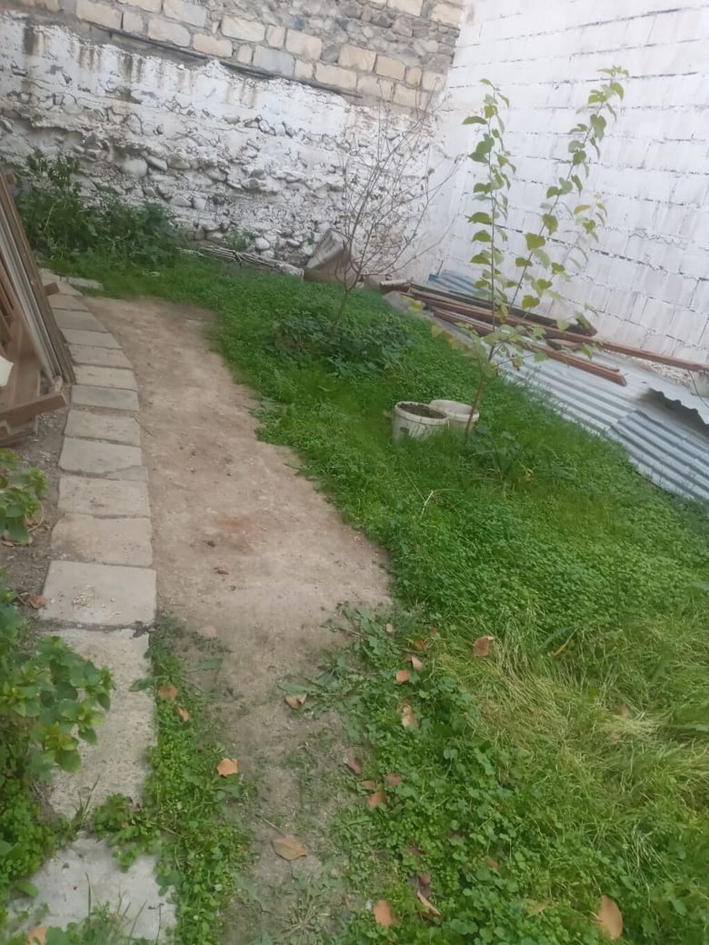 Kirayə verilir: mebellı bir otaqlı geniş ev Xüsusiyyətlər: - Geniş