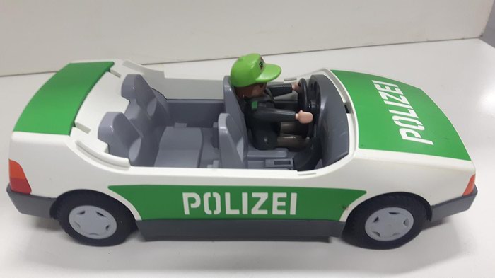 Παιχνίδια: Playmobil Αστυνομικό όχημα με ελλείψεις μαζί με ένα αστυνομικό σε lalafo.gr Playmobil Αστυνομικό όχημα με ελλείψεις μαζί με ένα αστυνομικό σε Κεντρική Θεσσαλονίκη