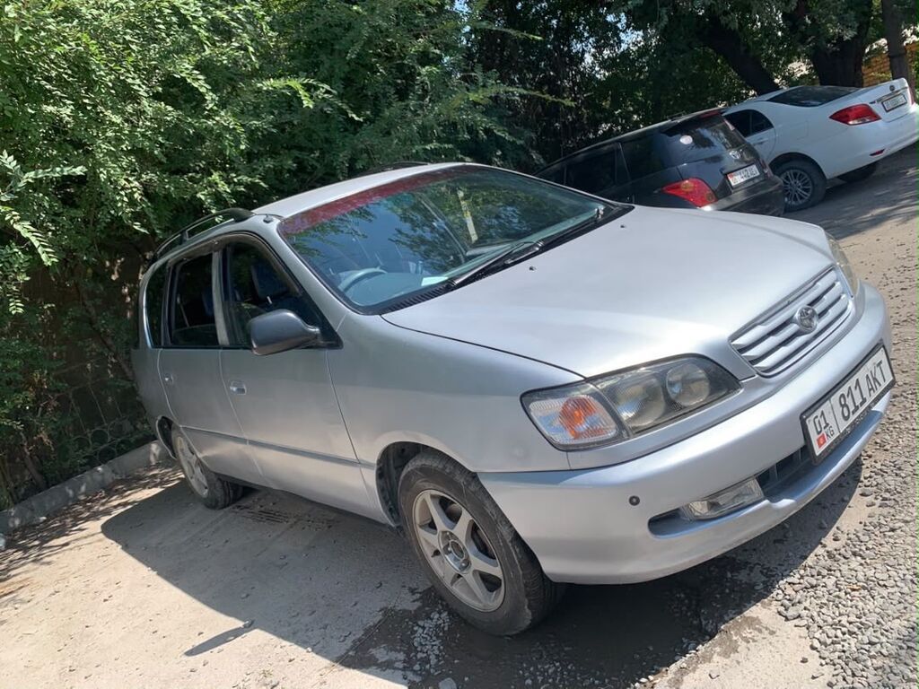 Toyota Ipsum: 1997 г., 2 л, Автомат, Бензин, Минивэн: фото 2