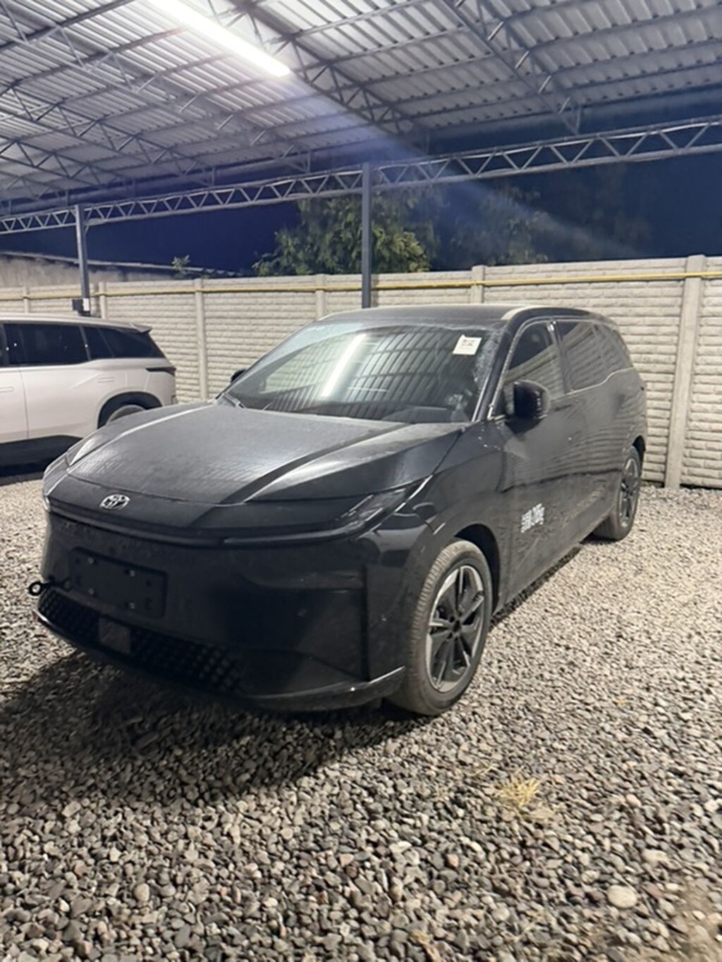 Toyota bZ3X: 2026 г., Электромобиль, Кроссовер: фото 3
