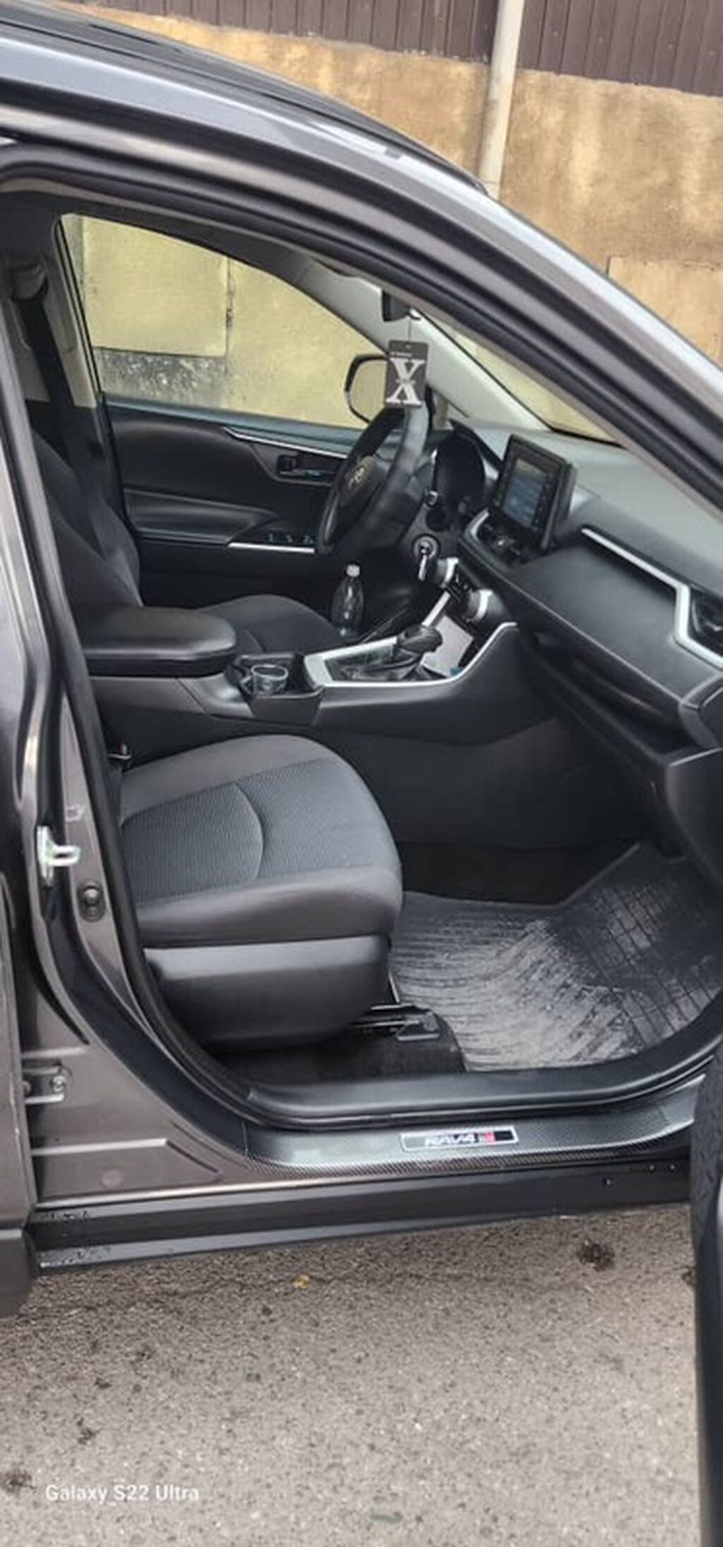 Toyota RAV4: 2019 г., 2.5 л, Автомат, Бензин, Кроссовер: фото 6