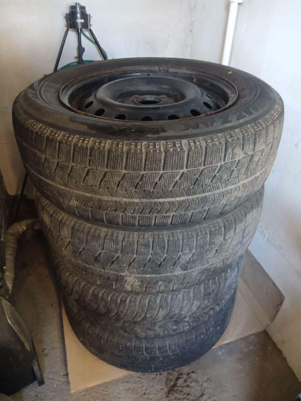 Комплект зимних шин на дисках R15 Bridgestone Blizzak VRX: фото 1