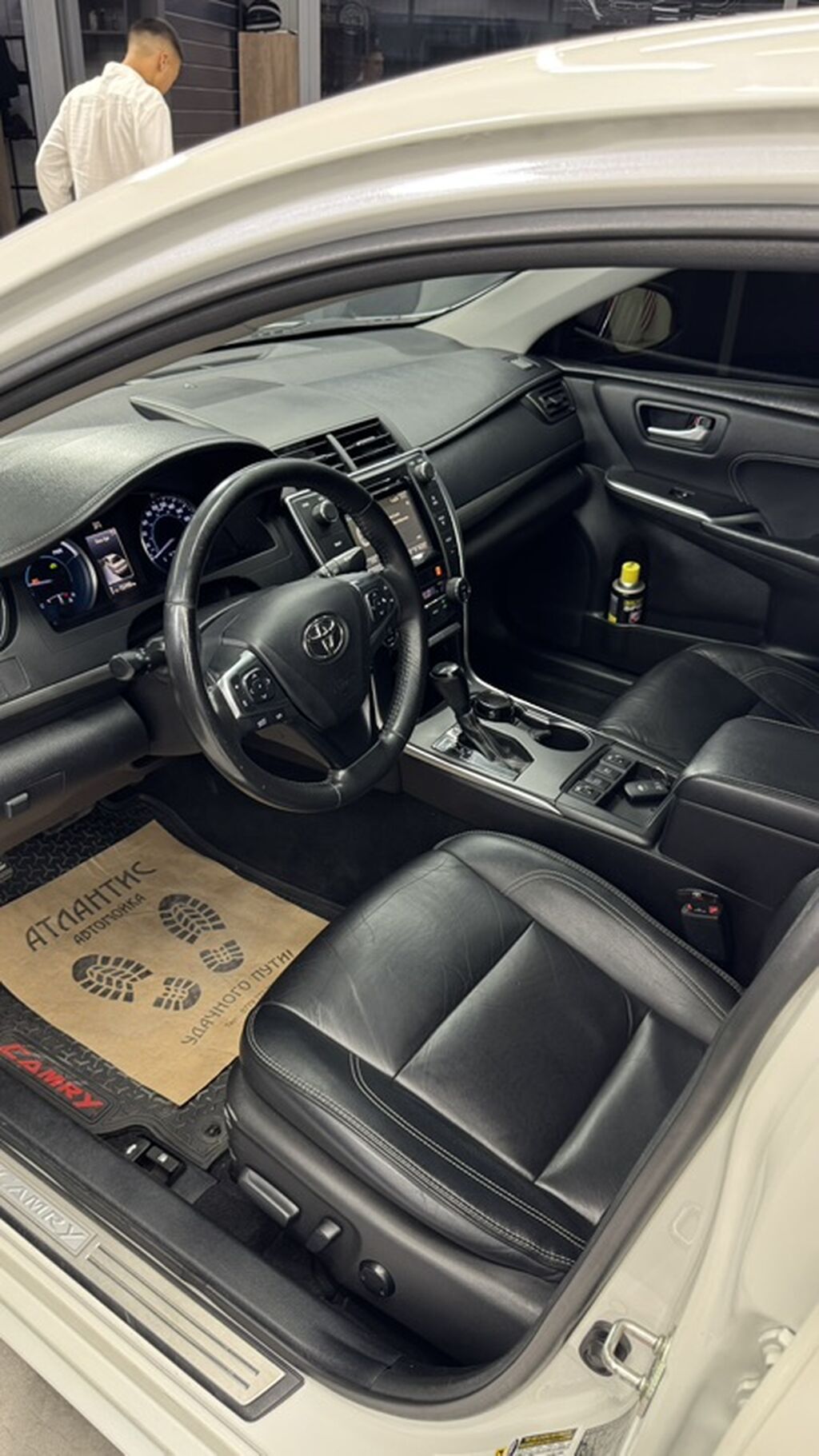 Toyota Camry: 2017 г., 2.5 л, Автомат, Гибрид, Седан: фото 6