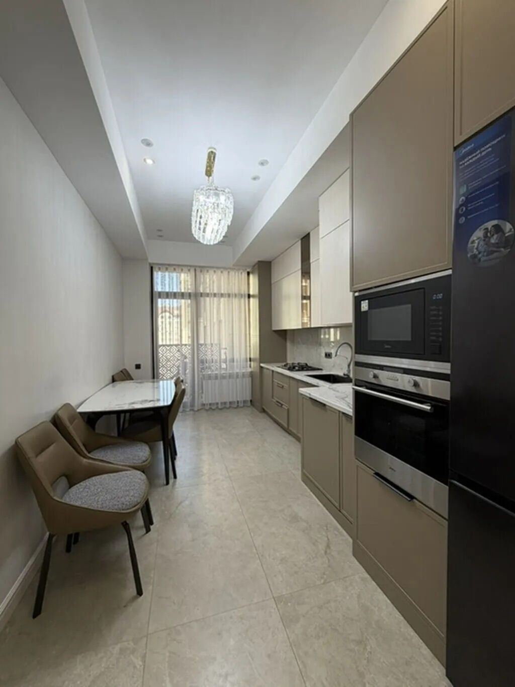 3 комнаты, 121 м², Элитка, 4 этаж, Евроремонт — фото 1