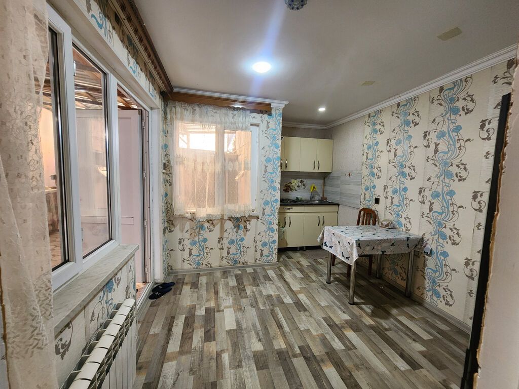 4 otaqlı, 93 kv. m, Orta təmir