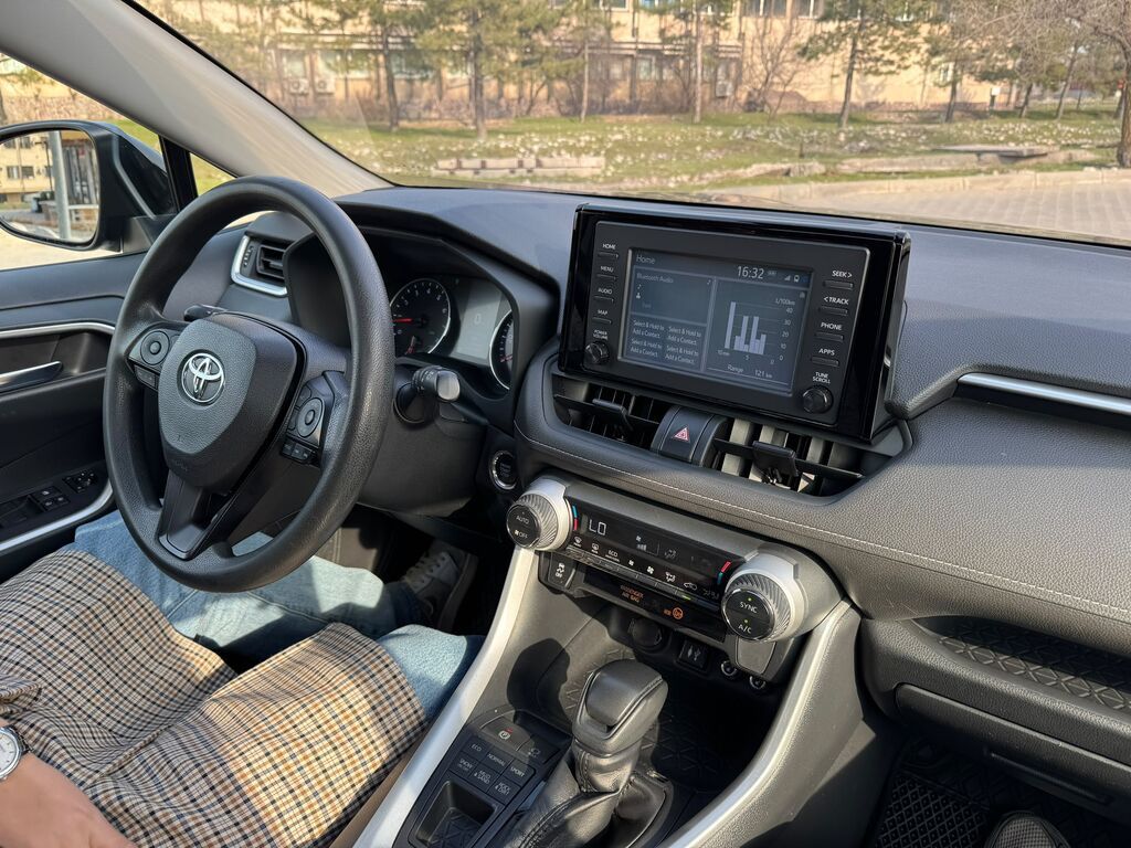 Toyota RAV4: 2019 г., 2.5 л, Бензин, Кроссовер: фото 6