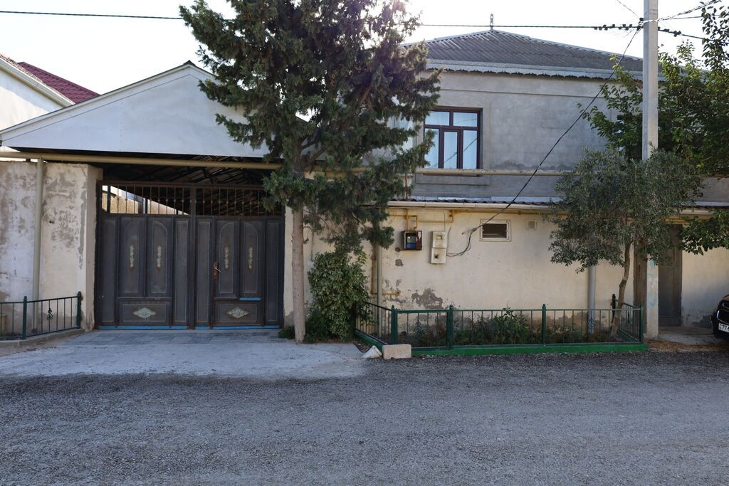 6 otaqlı, 300 kv. m, Orta təmir