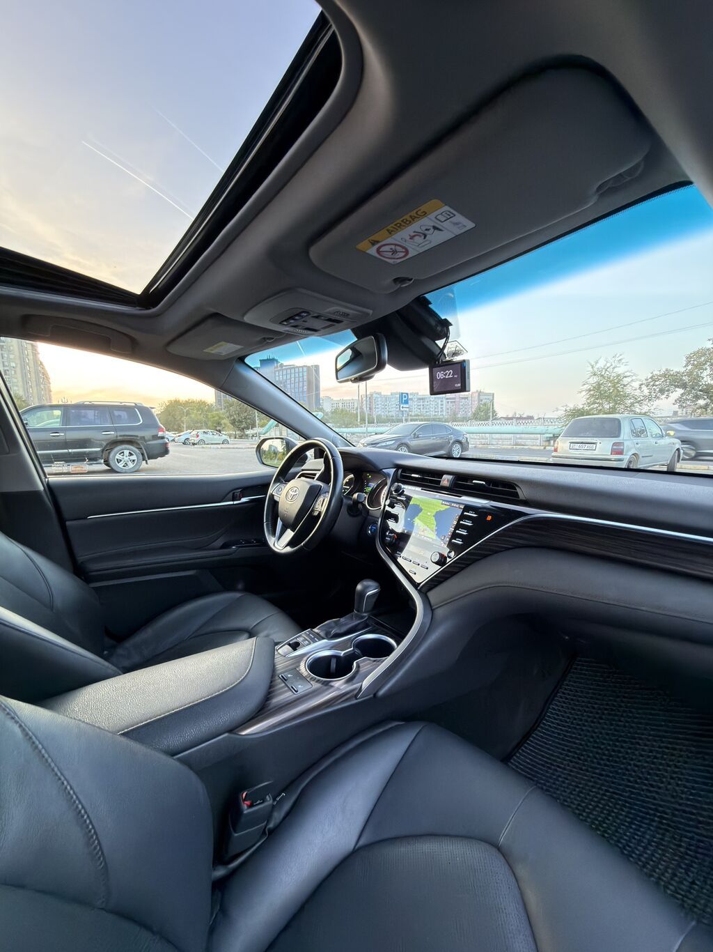Toyota Camry: 2018 г., 2.5 л, Вариатор, Гибрид, Седан: фото 8