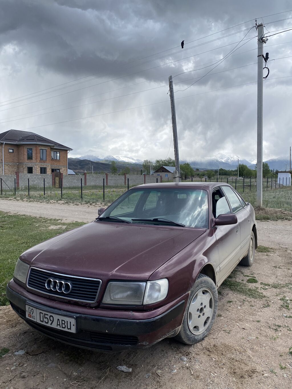 Audi 100: 1992 г., 2.3 л, Механика, Бензин, Седан: фото 4