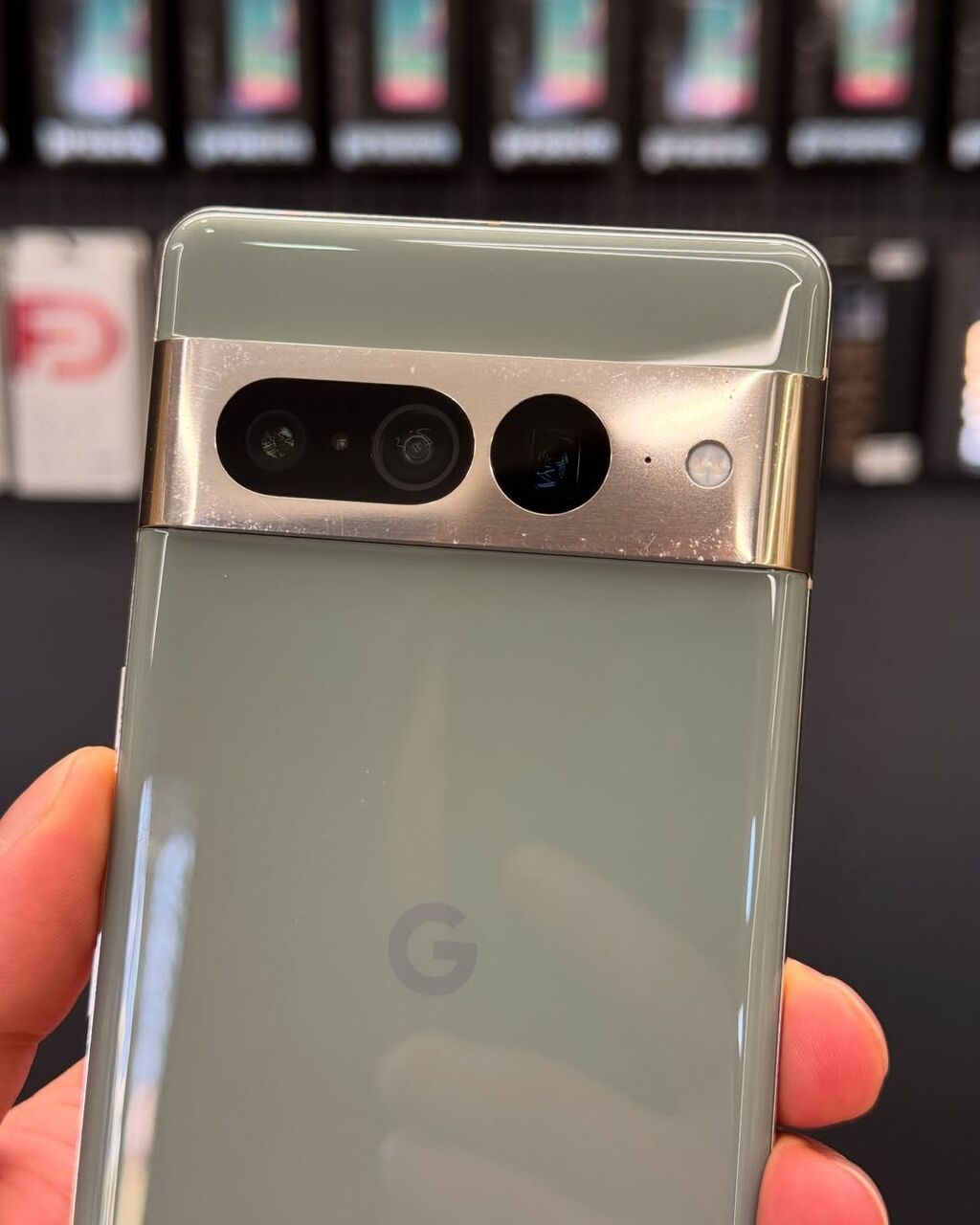 Google Pixel 7 Pro, Б/у, 128 ГБ, цвет - Серый, 1 SIM, 2 SIM, eSIM — фото 2