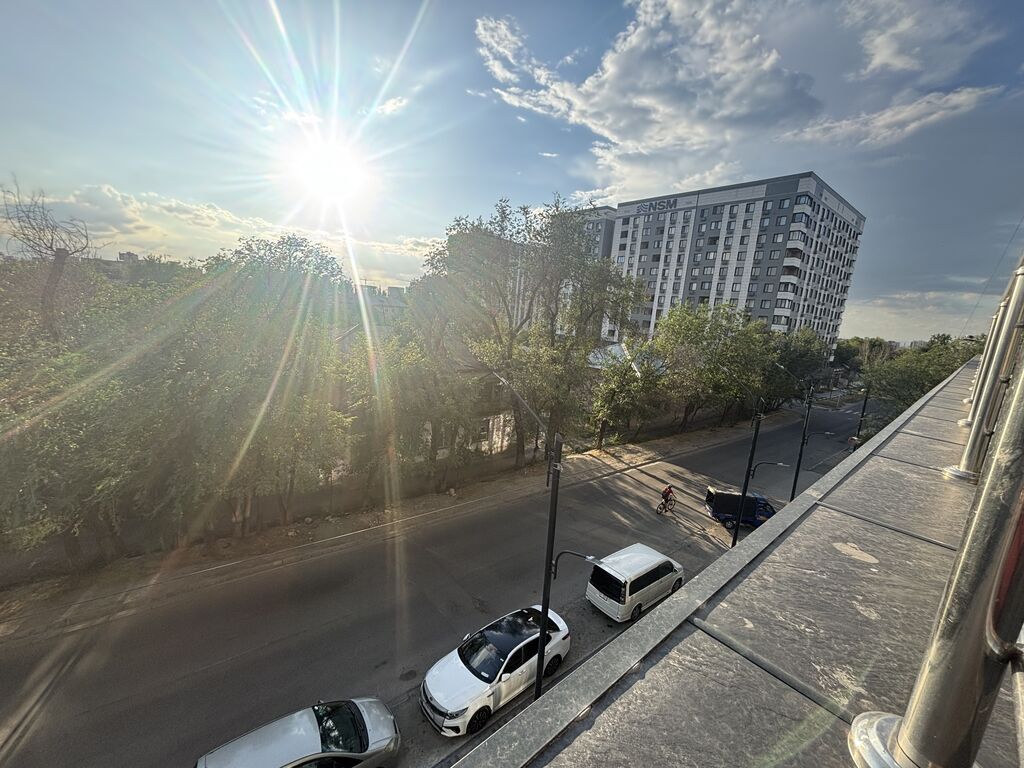 Аренда офисов, 80 м², В жилом комплексе, С видом на горы, С оборудованием, С отдельной кухней: фото 6