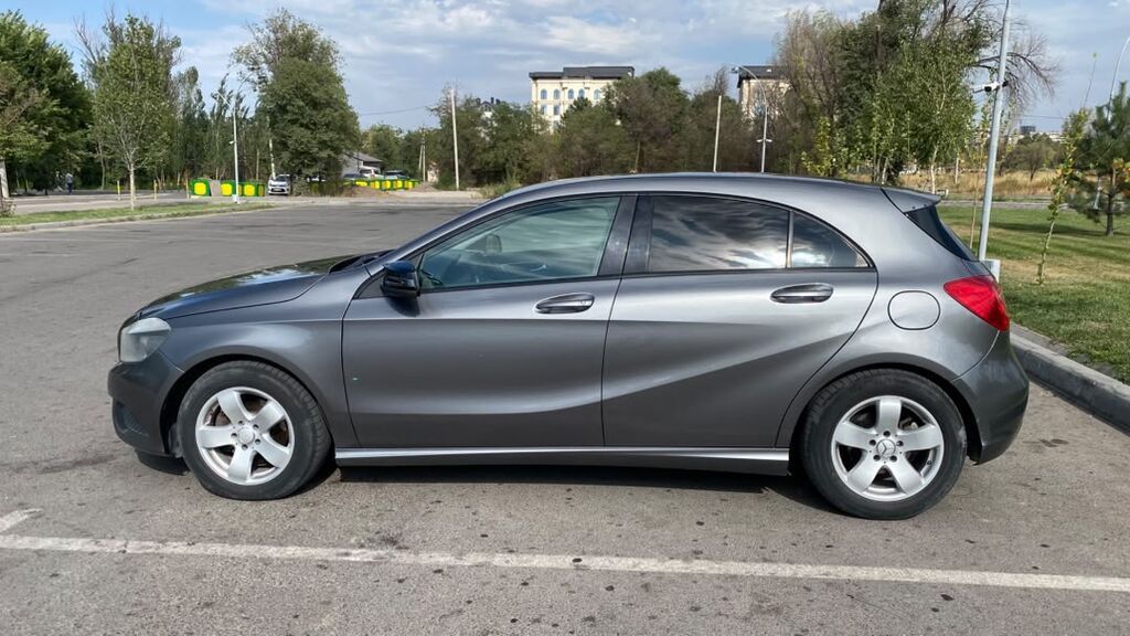 Mercedes-Benz A-Class: 2013 г., 1.6 л, Автомат, Бензин, Хэтчбэк: фото 5