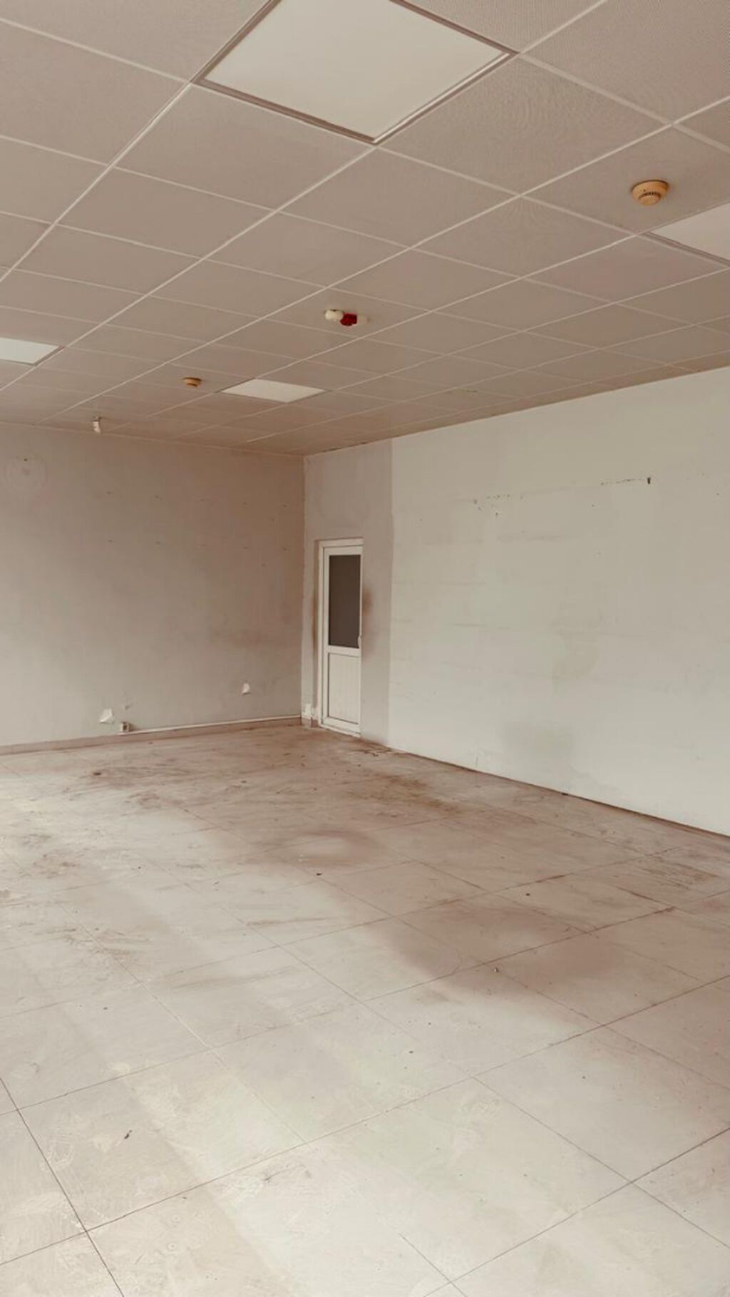 Kirayə anbar – Ziya Bünyadov prospekti, “Elit” ticarət mərkəzinin