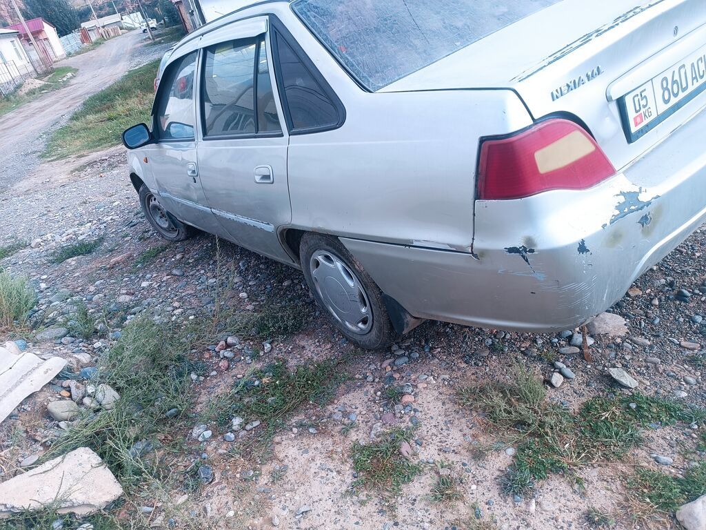 Daewoo Nexia: 2010 г., 1.6 л, Механика, Бензин, Седан: фото 2