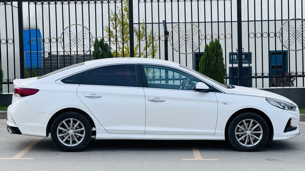 Hyundai Sonata: 2018 г., 0.2 л, Автомат, Газ, Седан: фото 2