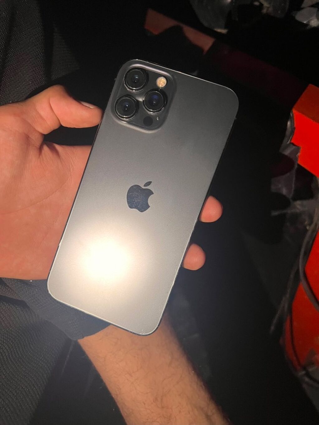 IPhone 12 Pro Max, Б/у, 256 ГБ, Графит, Защитное стекло, Чехол, Кабель, 77 % — фото 1