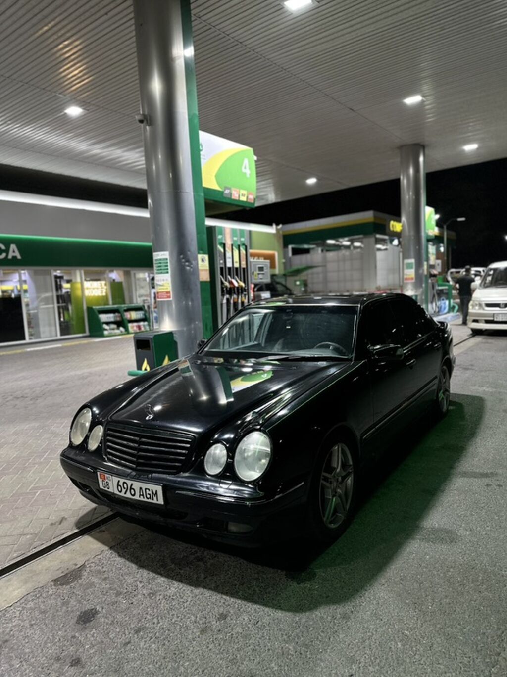 Mercedes-Benz E-Class: 2000 г., 4.3 л, Автомат, Бензин, Седан: фото 3