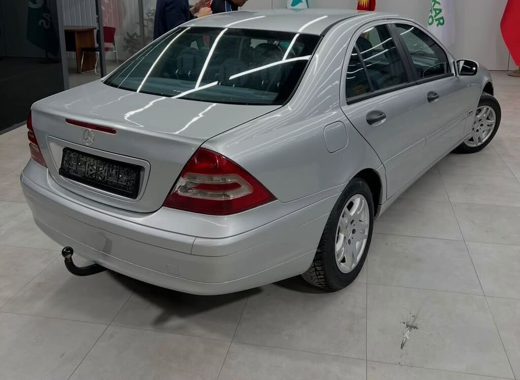 Mercedes-Benz C-Class: 2000 г., 1.8 л, Механика, Бензин, Седан: фото 2