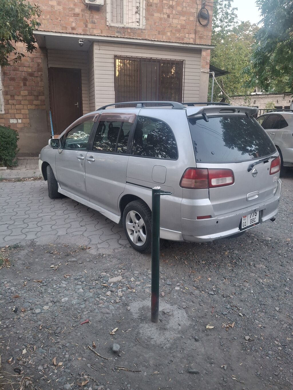 Продам Nissan Liberty 2000 г., 2.0 л, автомат: фото 3